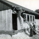 ARH Slg. Bartling 4456, Errichtung eines neuen Kindergartens in Fertigbauweise, Anbringung der Regenrinne an der Dachtraufe, Mariensee