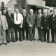 ARH Slg. Bartling 4561, Ehrung der Gründer der Feuerwehr Mardorf, Gruppenbild (Ganzfigur) mit zwölf nebeneinander stehenden älteren Herren, Mardorf