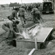 ARH Slg. Bartling 4698, Übung mit Wasserschläuchen beim Zeltlager der Jugendfeuerwehr in der Nöpker Sandkuhle nahe dem Freibad, Nöpke