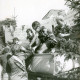 ARH Slg. Bartling 4727, Gaudi beim Annageln der Schützenscheibe vor dem Haus des Königs beim Schützenfest, Wasserbad in Badewanne, Nöpke