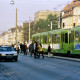 ARH Slg. Bürgerbüro 144, Blick auf die Straßenbahnhaltestelle Spannhagengarten mit abfahrender Straßenbahn, Podbielskistraße, Vahrenwald-List