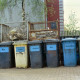 ARH Slg. Bürgerbüro 367, Gitterboxen und Tonnen für verschiedene Arten von Sondermüll auf einem Schrottplatz des Abfallwirtschaftsbetriebs, Hannover