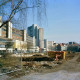 ARH Slg. Bürgerbüro 476, Gelände der ehemaligen Gilde Brauerei Lindener Spezial nach dem Abriss mit Blick auf das Ihme-Zentrum, Linden