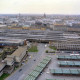 Archiv der Region Hannover, ARH Slg. Bürgerbüro 662, Blick vom Bredero Hochhaus Lister Tor auf den Zentralen Omnibusbahnhof, Hauptbahnhof und die dahinterliegende Stadt, Hannover