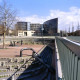 Archiv der Region Hannover, ARH Slg. Bürgerbüro 670, Blick auf den Andreas-Hermes-Platz mit der Skulpturengruppe "Die Frauen von Messina" und das Gebäude der DZ Bank, Hannover-Oststadt