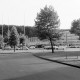 ARH Slg. Weber 02-010/0014, Blick über den Parkplatz auf das Robert-Koch-Krankenhaus, Gehrden