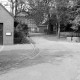 Archiv der Region Hannover, ARH Slg. Weber 02-063/0012, Dorfbrunnen mit Löschwasserentnahmestelle in der Ortsmitte von Everloh