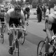 Archiv der Region Hannover, ARH Slg. Weber 02-073/0005, Rennradfahrer bei einem Radrennen