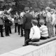 Archiv der Region Hannover, ARH Slg. Weber 02-073/0018, Auftritt des Musikcorps der Feuerwehr mit einem Dirigenten