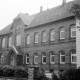 Archiv der Region Hannover, ARH Slg. Weber 02-090/0002, Schulgebäude "Rote Schule" am Nedderntor, Gehrden