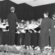 Archiv der Region Hannover, ARH Slg. Weber 02-096/0013, Auftritt des Burgbergchors mit Chorleiter Wolfgang Behrends in der Festhalle, Gehrden