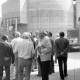 Archiv der Region Hannover, ARH Slg. Weber 02-104/0003, Besuchergruppe aus Gehrden (vorn: Hans-Wilhelm Holte) bei der Besichtigung des Atomkraftwerks in Grohnde