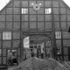 Archiv der Region Hannover, ARH Slg. Weber 02-138/0016, Eine nach dem Abriss erhaltene Hausfassade
